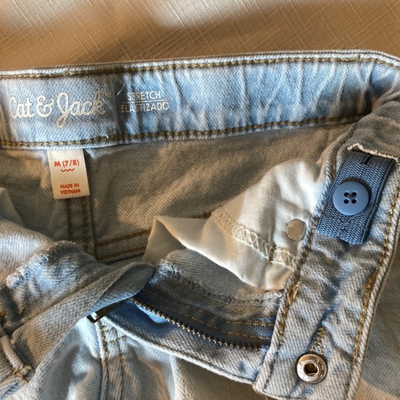 Cat & Jack denim shorts - Picture 5 of 6